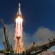El cohete Soyuz con el astronauta estadounidense Nick Hague y el cosmonauta ruso Aleksey Ovchinin.